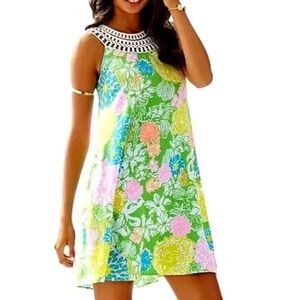 Lilly Pulitzer Jillie Swing Shift Dress in Hibiscus Stroll Floral Large